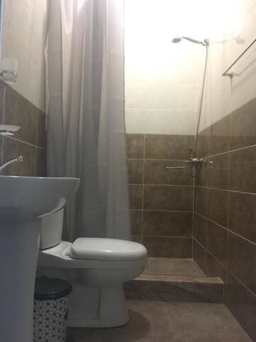 Фото номера Двухместный номер с 2 отдельными кроватями и балконом Отель Hotel Giorgi г. Цхалтубо 23