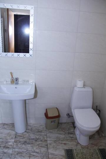 Фото номера Семейный номер с видом на сад Хостелы Hostel Viajeros г. Цхалтубо 5